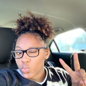 Meet your Posher, Leonyae